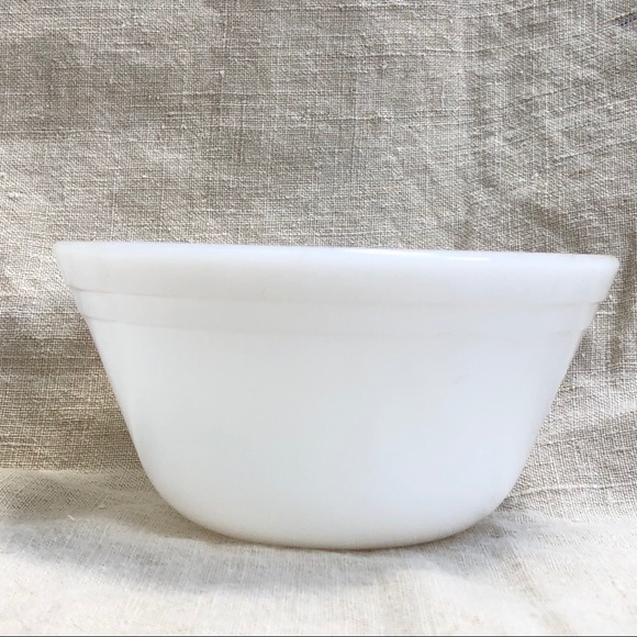 1940’s Federal Glass White / Milk Glass Mixing Bowl Set unused - Picture 8 of 8